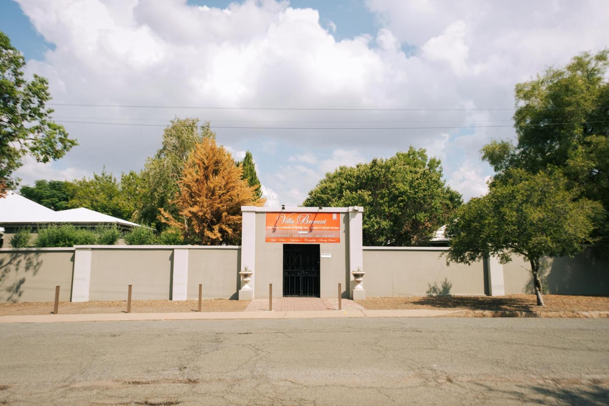 Villa Brocant Guest House Vryburg Экстерьер фото