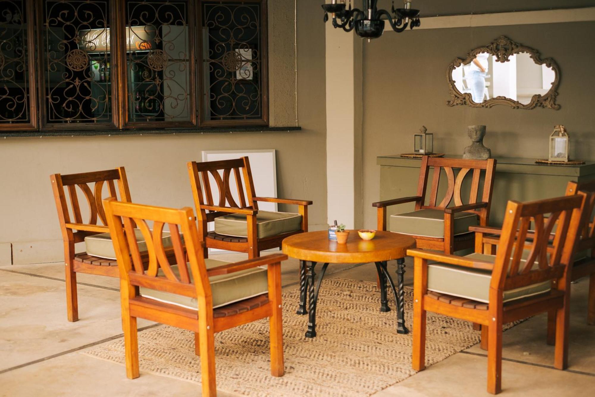 Villa Brocant Guest House Vryburg Экстерьер фото