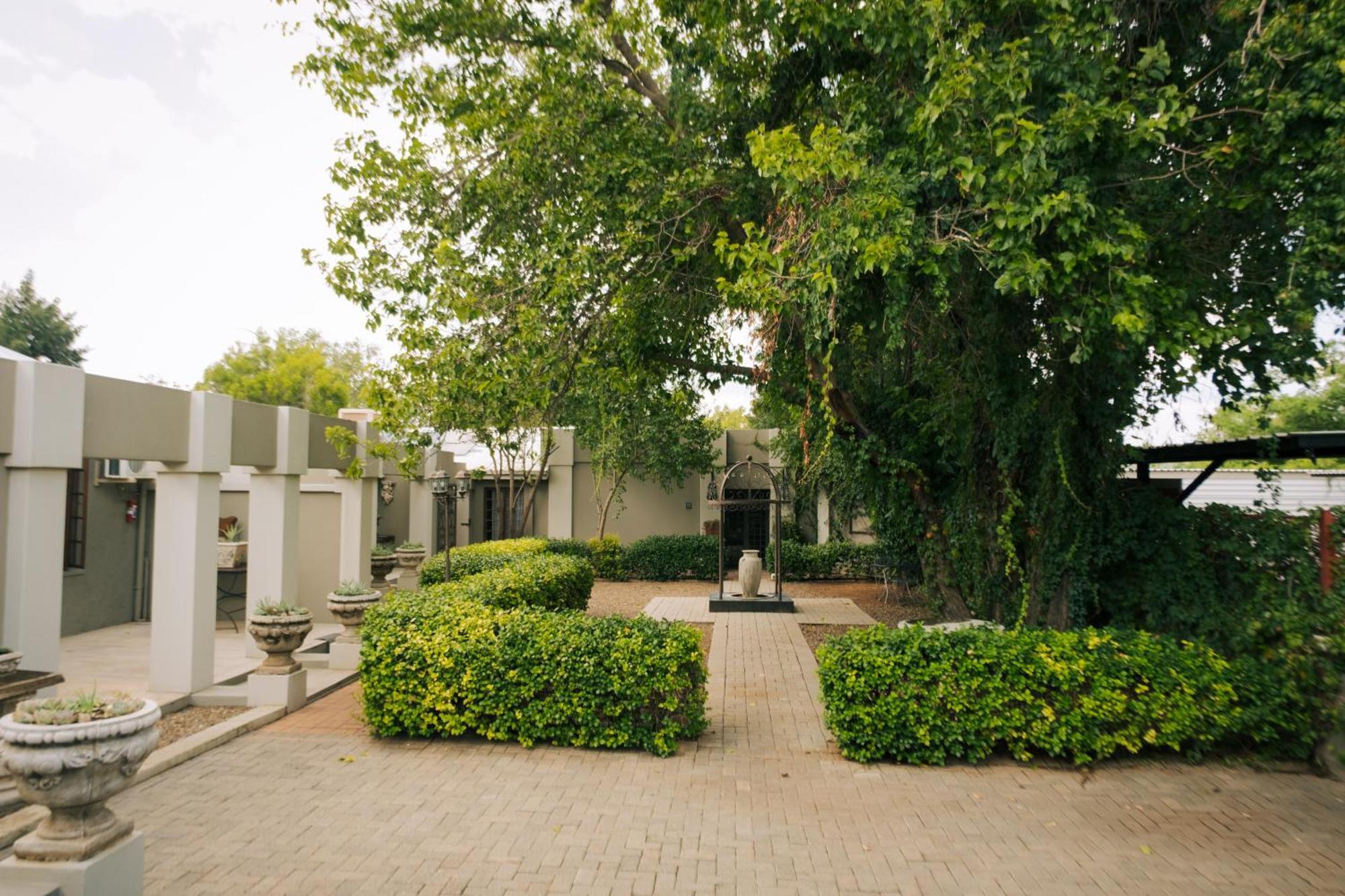 Villa Brocant Guest House Vryburg Экстерьер фото