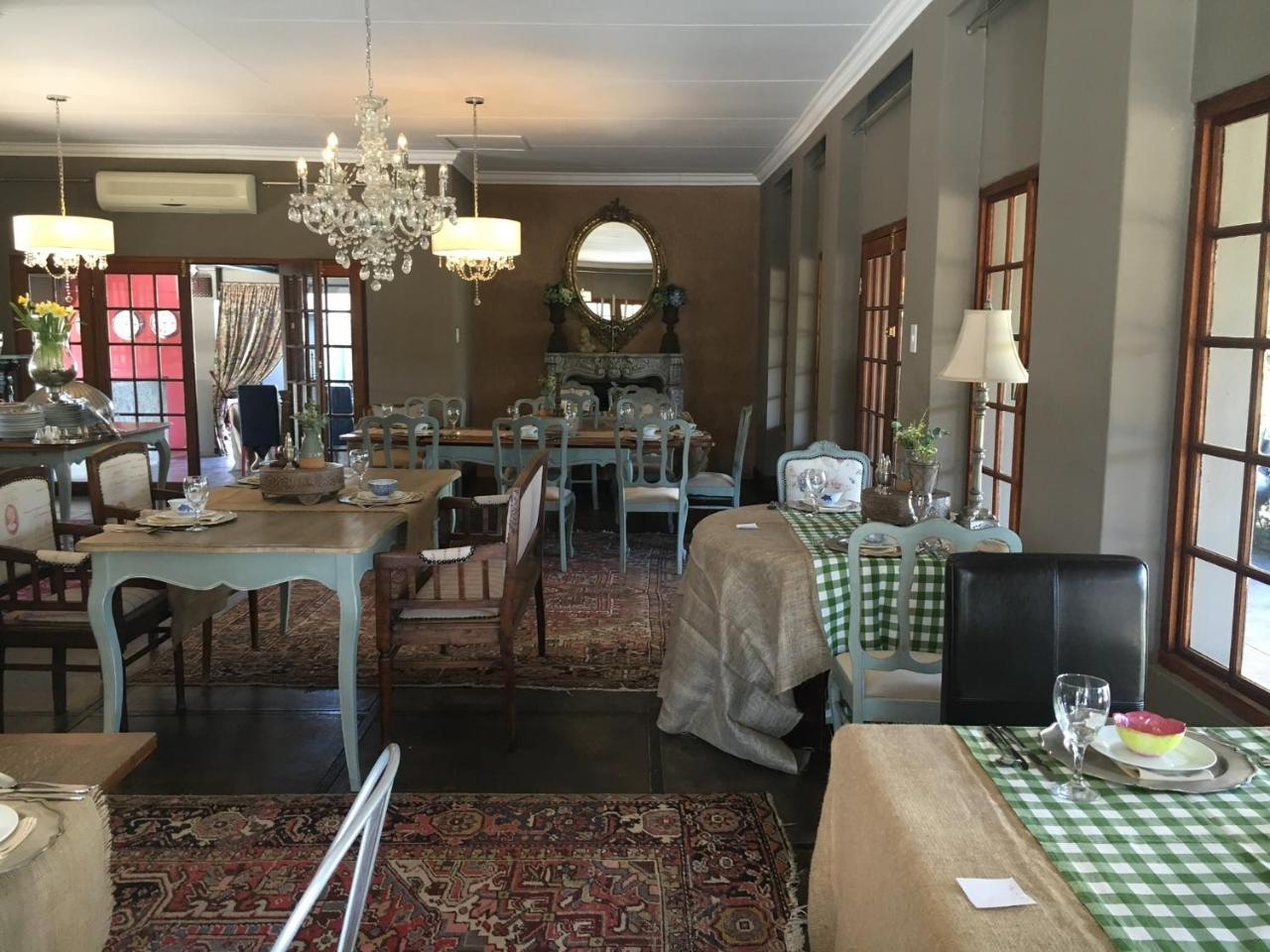 Villa Brocant Guest House Vryburg Экстерьер фото